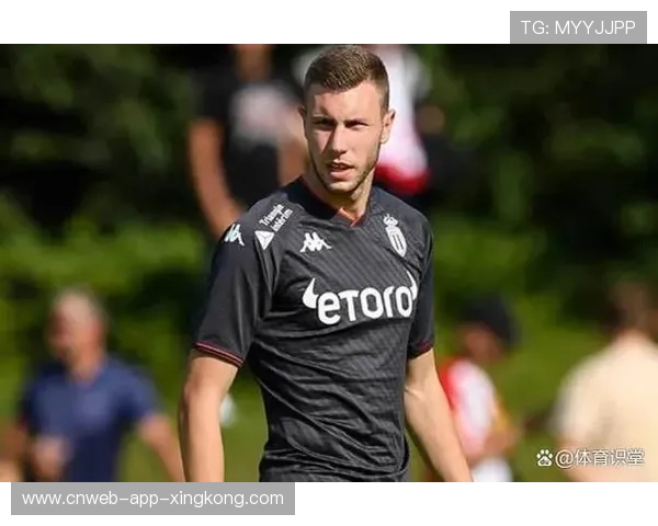 AC米兰拟在后防引进一名高空能力突出的中卫,强化球队防线 AC米兰拟在后防引进一名高空能力突出的中卫,强化球队防线