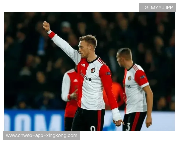 费耶诺德完成关键翼卫补强