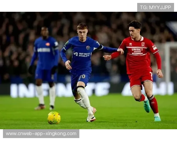 切尔西耐心传控塑造机会，帕尔默弧顶抽射命中